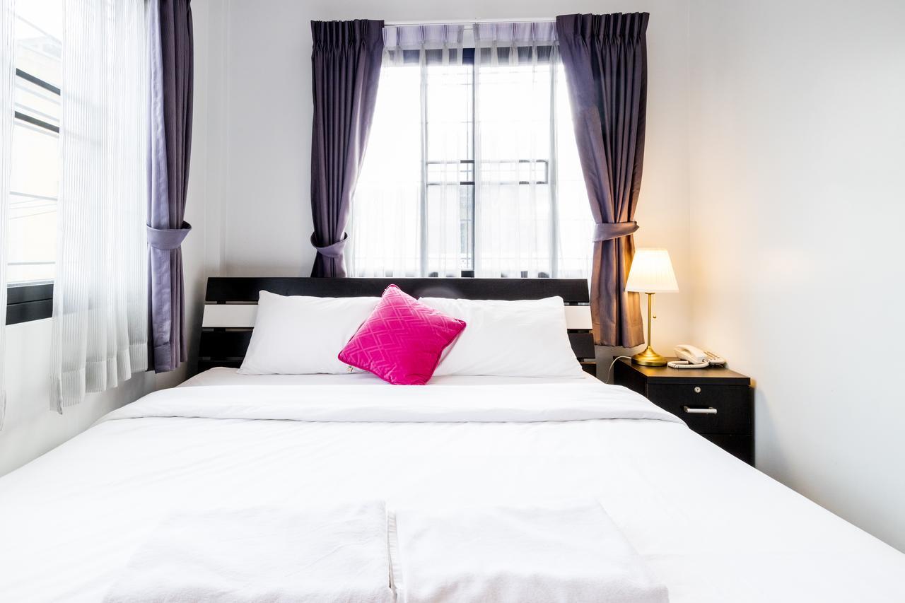 The Cube Sathorn Boutique Hotel: Modern Stay Near BTS Surasak Bangkok Exterior photo